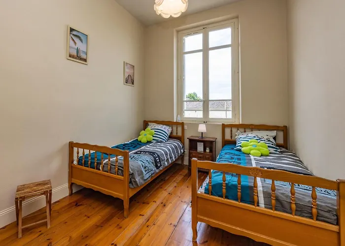 Дом отдыха Maison La Fauvette - Campagne - Jardin *