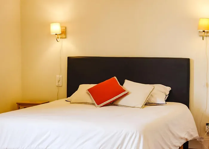 Дом отдыха Maison La Fauvette - Campagne - Jardin Cahuzac-sur-Vere